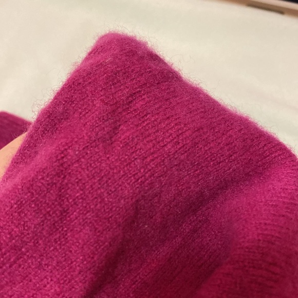 Neiman Marcus Cashmere Sweater - Picture 4 of 4